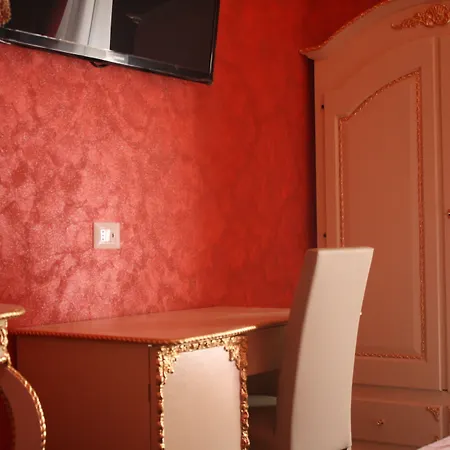 Pope\'S Suites